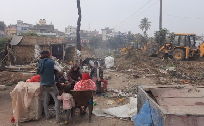  वीरगञ्ज महानगरले बीपी उद्यानको अतिक्रमित जग्गामा बनेका संरचना हटाउन थाल्यो 