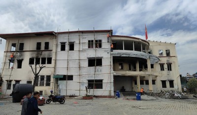  जेनजी आन्दोलनमा आगजनी गरिएको एमाले पार्टी कार्यालय भवनको मर्मत सुरु 