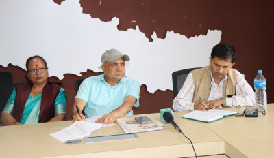  भोटेकोशी बाढीमा बुबाआमा गुमाएका बालबालिकाको ‘अभिभावक’ बन्दै कागेश्वरी मनोहरा 