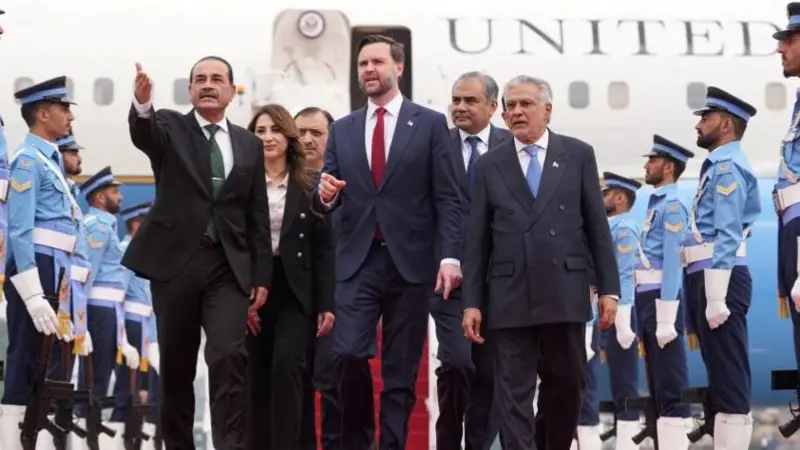  अमेरिकी वार्ताकारहरू इरानसँग हुने शान्ति वार्ताअघि पाकिस्तान पुगे 