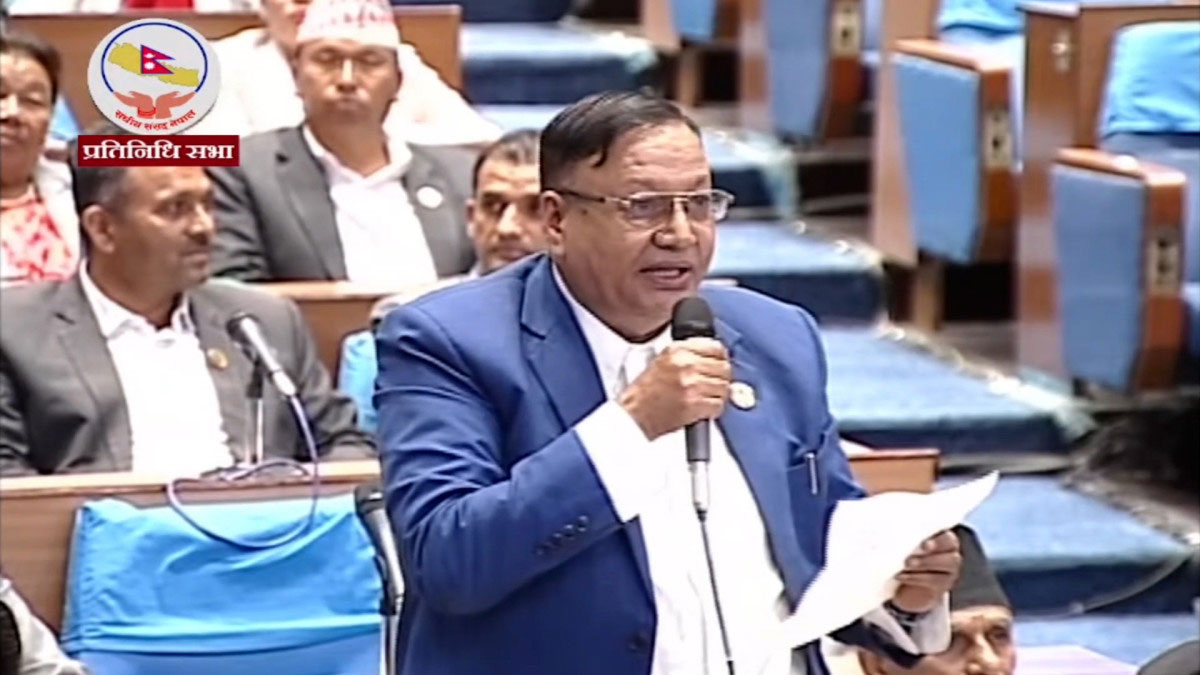 मन्त्री गुप्ताको ‘घुस डिल’बारे प्रधानमन्त्रीले जवाफ दिनुपर्छ :  देवेन्द्र पौडेल
