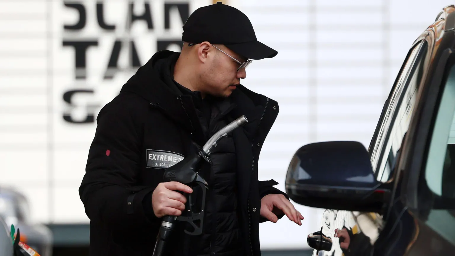  इरानसँगको युद्ध चर्किँदै जाँदा तेलको मूल्य ११५ डलरभन्दा माथि पुग्यो र एशियाली सेयर बजारमा गिरावट 