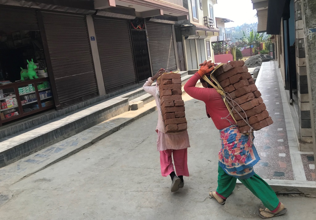 अन्तर्राष्ट्रिय महिला दिवसले छुन नसकेका श्रमिक महिलाका कथा-व्यथा