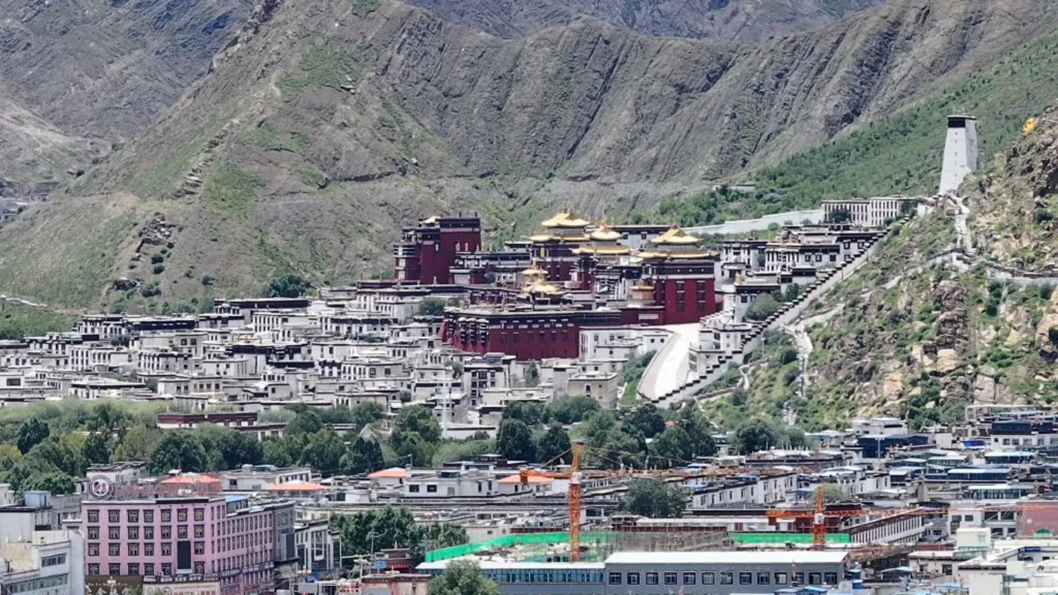  तिब्बतमा गएको शक्तिशाली भूकम्पमा ५३ जनाको मृत्यु 